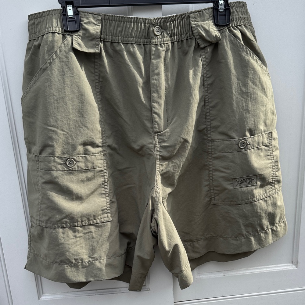 Men’s Khaki Cargo Shorts